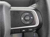 ◆アダプティブクルーズコントロール◆予め設定した車速内でクルマが自動的に加減速。前走車との適切な車間距離を維持しながら追従走行します。【LKAS】車線維持支援システムでステアリング操作を支援。
