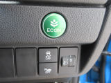 燃費を抑えるECON、横滑りを防ぐVSA等のスイッチ類は運転席の右側、手の届きやすい位置にあります。