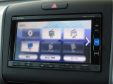ナビゲーションは純正メモリーナビ(VXM-174VFi)を装着しております。AM、FM、CD、DVD再生、Bluetooth、フルセグTVがご使用いただけます。初めて訪れた場所でも安心ですね!