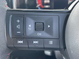 手元のスイッチでオーディオ操作出来ます☆視線をずらさなくて良いので安全運転にも一役かっていますね♪