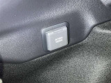 AC100V、1500Wのコンセントを車内に設置。アウトドアや駐車場で野外のコンセントとして利用できます。また、停電などの非常時にも使える便利な機能です!