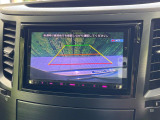 【バックカメラ】駐車時に後方がリアルタイム映像で確認できます。大型商業施設や立体駐車場での駐車時や、夜間のバック時に大活躍!運転スキルに関わらず、今や必須となった装備のひとつです!