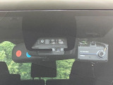 【トヨタセーフティセンス】走行中に前方の車両等を認識し、衝突しそうな時は警報とブレーキで衝突回避と被害軽減をアシスト。より安全にドライブをお楽しみいただけます。