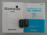シンプルで見やすいデザインのメーターパネルです。車の情報が表示される大事な場所だからこそ見やすさが大切ですね。