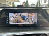 バックカメラにより駐車時の後方確認も楽にできます。
