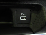 便利な充電用USBジャックも付いています☆周辺機器の充電にご利用頂けます☆