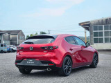 【MAZDA3】光の映り込みだけで、「面のうつろい」を表現し、見る場所、時間、天気によりさまざまな表情を見せ、見るたびに「このクルマにして良かった」と思っていただける車です。洗車も楽しくなります。