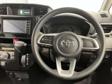 高いホールド性で運転姿勢が安定します。長距離ドライブでも疲れにくいのが魅力です。快適なドライビングライフをお送りください♪