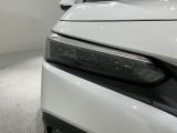 LEDヘッドライトは、点灯の瞬間から最大光量を発揮し、突然暗くなるトンネルなどでの安定感を高めます。
