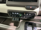 フロント両席にはシートヒーターが付いています!寒い日に便利な装備ですね。