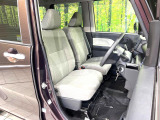 運転席シート廻りは使用感も少なく、良好な状態となっています。丁寧に使われていたことがよくわかりますね。