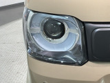 LEDヘッドライトは、点灯の瞬間から最大光量を発揮し、突然暗くなるトンネルなどでの安定感を高めます。