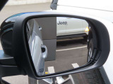 【ブラインドスポットモニター 】側方や後方の死角に他の車両など物体が入ってきた時ドアミラー上のアイコンが点灯し警告音で注意を喚起してくれます!
