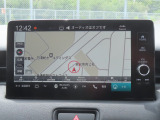 【ホンダコネクト対応ナビ】快適な操作性で、使える機能が満載!自動地図更新機能や24時間365日緊急サポート、スマートフォンを使ったドアロック解除・エンジン始動などといった便利な機能が搭載されています。