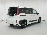 バックカメラ付きなので後方を確認しながら安心して駐車することができます。