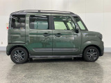 後席両側電動スライドドア☆開け閉めの際に隣の車や壁にぶつける心配もありません。