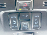 【両側パワースライドドア】スマートキーや運転席のスイッチで後席両側スライドドアの開閉が可能♪電動だから力を入れてドアを開ける必要が無く、小さなお子様でも簡単に開け閉めでき快適です♪