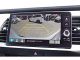 車庫入れ時は、バックカメラ搭載であんしんです。