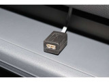 USBソケットがついていますのでコードを繋げばスマートフォンなどの充電が出来ます!オーディオソース USB 対応しております。