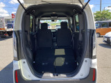 普段のお買い物や通勤、送迎等に十分な荷室スペースを確保しております。セカンドシートを倒すと、大きな荷物の積載も可能です♪
