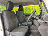運転席シート廻りは使用感も少なく、良好な状態となっています。前オーナー様が丁寧に使っていたことがよくわかりますね。