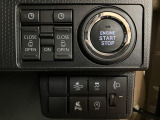わざわざ降りなくても、運転席から後ろのスライドドアの開閉が出来ますよ♪