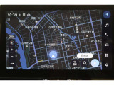 スマホなどと連携し、対応アプリを表示させて使うディスプレイオーディオPlus。TCナビキットを装着。フルセグTV対応です。ナビ連動ETC2.0搭載。利用日や料金の確認がモニターで出来て便利ですよ。