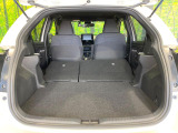普段のお買い物や通勤、送迎等に十分な荷室スペースを確保しております。セカンドシートを倒すと、大きな荷物の積載も可能です♪