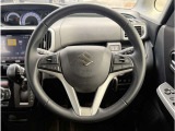 【純正革巻きステアリング】上質な革を使用することで、手にしっかり馴染みとても運転しやすいハンドルです♪