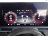 メーターになります。外気温度計や平均燃費等様々な情報を表示致します。