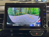 【バックカメラ】駐車時に後方がリアルタイム映像で確認できます。大型商業施設や立体駐車場での駐車時や、夜間のバック時に大活躍!運転スキルに関わらず、今や必須となった装備のひとつです!
