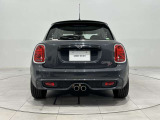 縦長のテールライトがMINIらしいスタイリッシュなデザインとなっています。
