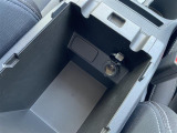 店舗にて現車の確認もいただけますので、お電話で在庫のご確認の上是非ご来店くださいませ。