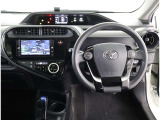 高いホールド性で運転姿勢が安定します。長距離ドライブでも疲れにくいのが魅力です。快適なドライビングライフをお送りください♪