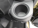 【据え置きカップホルダー】使いやすさバッチリ!運転席から手の届くちょうどの位置です!