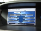 ナビゲーションは純正HDDナビを装着しております。AM、FM、CD、DVD再生、音楽録音再生がご使用いただけます。初めて訪れた場所でも安心ですね!