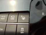 アドバンスト パーク付きです。カメラやソナーによって、周囲を監視しながら駐車を支援。障害物を検知した場合には警報を鳴らし、ブレーキ制御を行うことで接触回避を支援します。