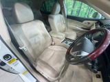 運転席シート廻りは使用感も少なく、良好な状態となっています。丁寧に使われていたことがよくわかりますね。