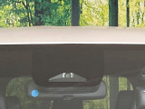 【トヨタセーフティセンス】走行中に前方の車両等を認識し、衝突しそうな時は警報とブレーキで衝突回避と被害軽減をアシスト。より安全にドライブをお楽しみいただけます。