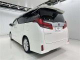 荷物をたっぷり載せて広々ドライビング♪夏でも冬でも、アウトドアやショッピングを思い切り楽しみましょう!