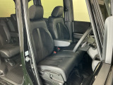 当車両は、次のお客様に気持ちよくお乗りいただくため、専門スタッフによる【徹底シートクリーニング】を施工済みです!