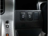 電動のスライドドアで楽々スムース!運転席からも開閉の操作もできます♪キーのスイッチひとつで自動開閉できる便利な機能もついてます♪