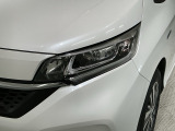 LEDヘッドライトは、点灯の瞬間から最大光量を発揮し、突然暗くなるトンネルなどでの安定感を高めます。
