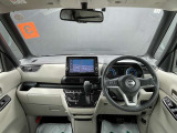 前方の見切りが良く運転しやすいインテリアです