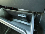 ここにETCが付いております。高速道路の料金所もスイスイ♪ ETCカードの申し込みは日産カードがおすすめ☆「安心」「おトク」「便利」で皆さまのカーライフをサポートする特典満載のカードです。