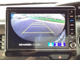 バックモニター付きで、車庫入れやバック時の後方確認をしっかりサポート。モニターに映し出される映像で死角も確認しやすく、狭い場所での駐車や後退時の操作をより安心して行えます。