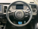 【ホンダセンシング】走行中に前方の車両等を認識し、衝突しそうな時は警報とブレーキで衝突回避と被害軽減をアシスト。より安全にドライブをお楽しみいただけます。