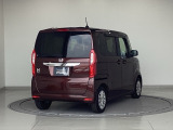 バックカメラが付いているのでバックでの車庫入れも安心です。