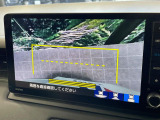 【バックカメラ】駐車時に後方がリアルタイム映像で確認できます。大型商業施設や立体駐車場での駐車時や、夜間のバック時に大活躍!運転スキルに関わらず、今や必須となった装備のひとつです!
