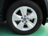 冬タイヤは純正他車アルミホイールとなっております。